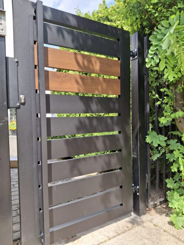 PORTILLONS MÉTALLIQUES 