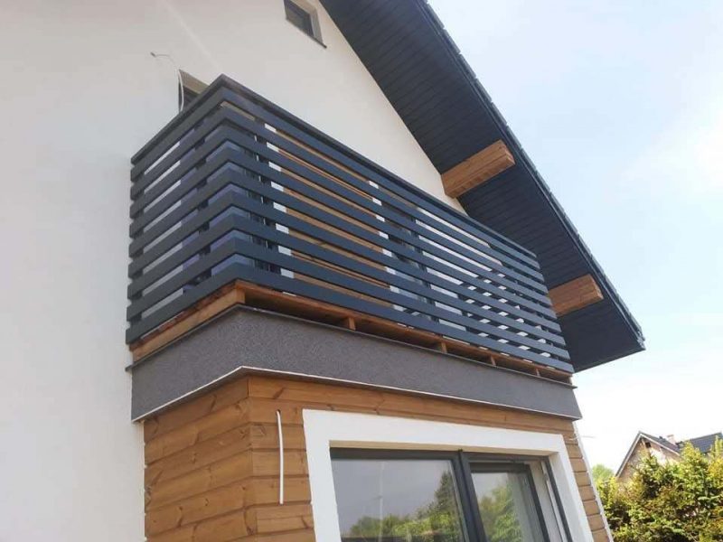 BALUSTRADES MÉTALLIQUES EXTÉRIEURES 