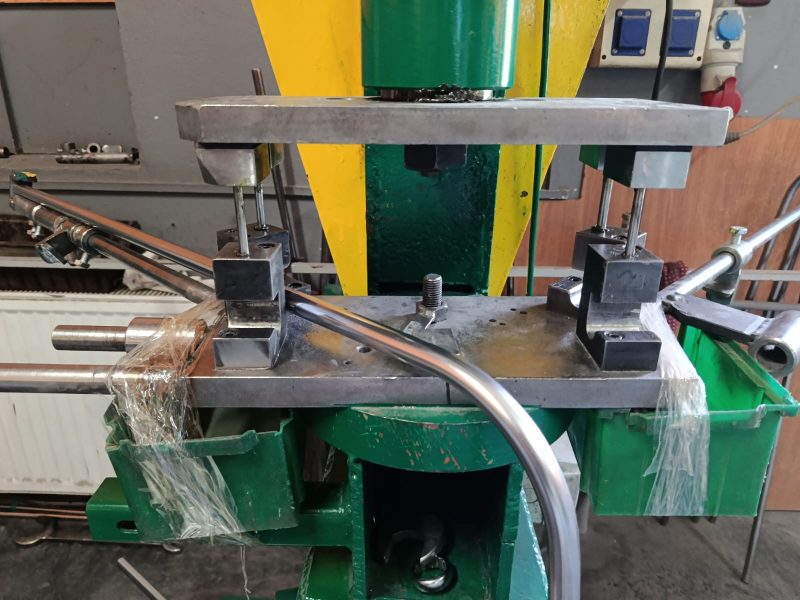 ÉLÉMENTS CINTRÉS EN TUBES D’ACIER 