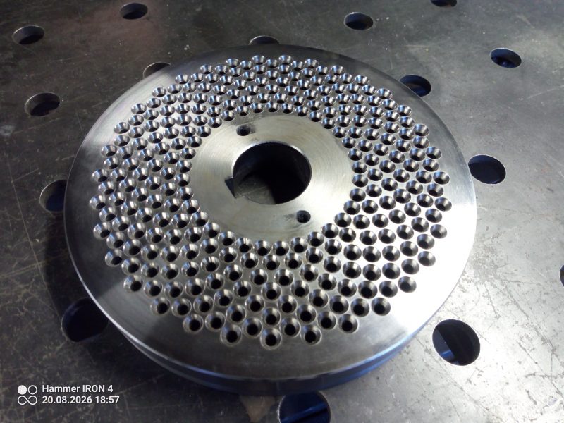 MATRICES EN ACIER POUR GRANULATION 